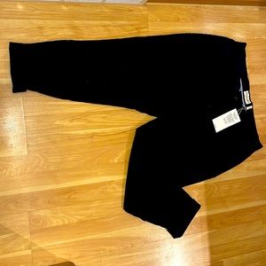 Black Wildfang essential trouser in a size 16 BNWT!
